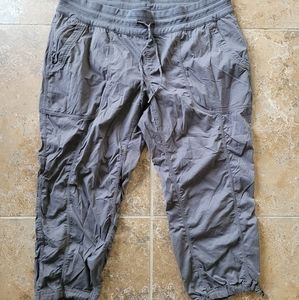 The North Face Aphrodite Capri Pants, Size XL, Gray